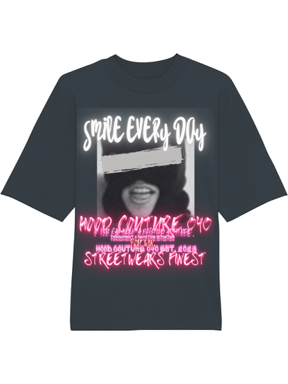 Oversized Unisex Premium T-Shirt "smile.female1"
