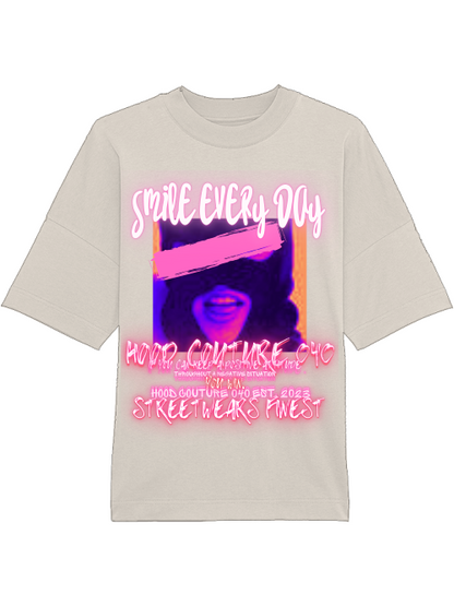 Oversized Unisex Premium T-Shirt "smile.female1"