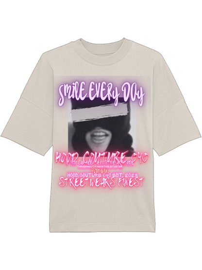 Oversized Unisex Premium T-Shirt "smile.female.skimask.1.1"